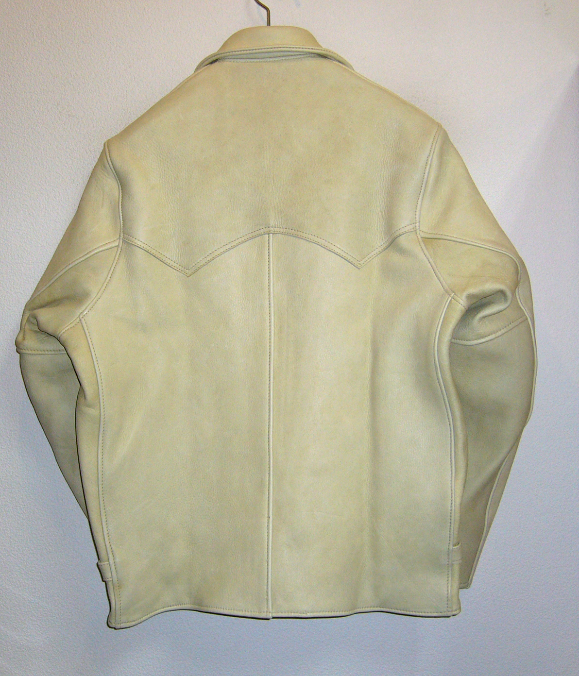 DEERSKIN-CREAM-BACK